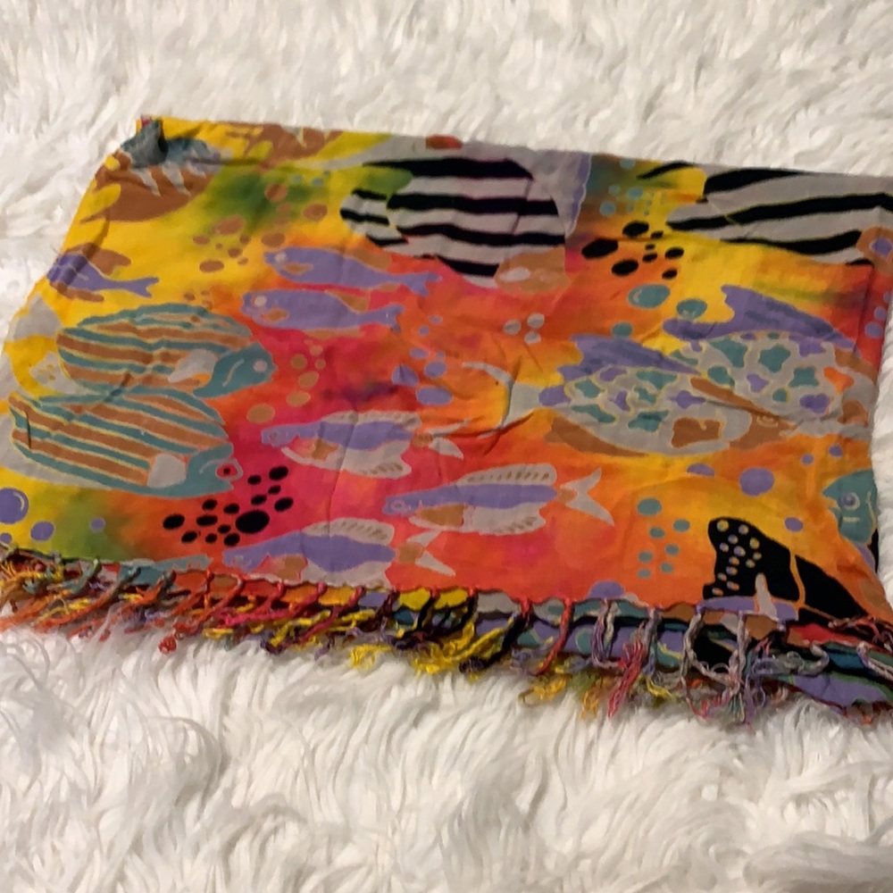 Beautiful Sarong - Picture 3 of 4